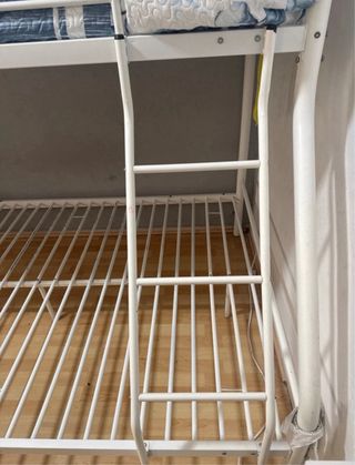 Litera de metal blanca