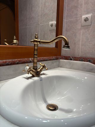 Mueble de baño madera maciza con encimera mármol