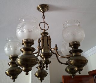 Lámpara de techo antigua dorada