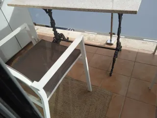 Mesa Mármol y 2 Sillas Exterior