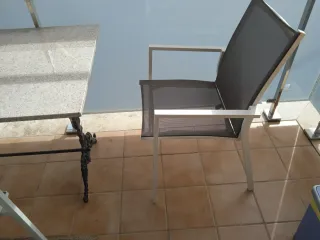 Mesa Mármol y 2 Sillas Exterior