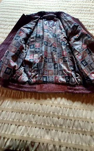 Chaqueta de piel de ovino marrón caballero