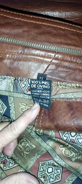 Chaqueta de piel de ovino marrón caballero