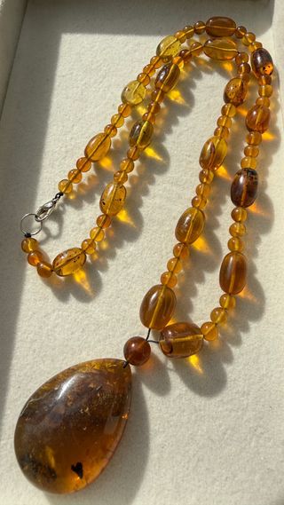 Collar de ámbar con colgante