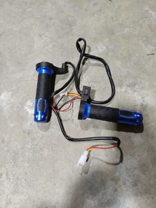 Calentadores Puños Moto Universal 22mm de diámetro