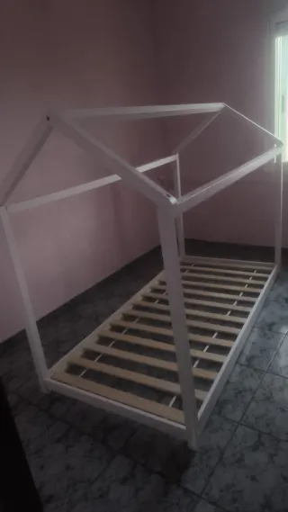 Cama infantil tipo casita