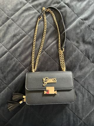 Bolso Guess Negro y Dorado
