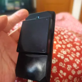 Móvil vintage HTC con  cargador y Batería