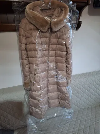 Ailigess Piumino Beige Donna