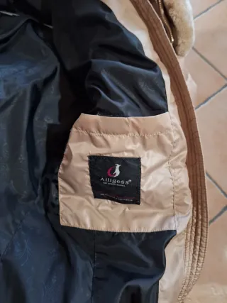 Ailigess Piumino Beige Donna