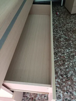 Cómoda y mesitas de noche