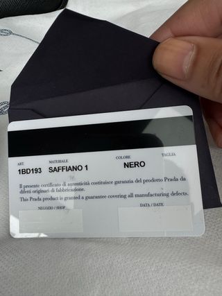 Bolso Prada Negro y Dorado