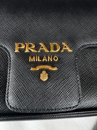 Bolso Prada Negro y Dorado