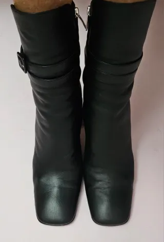 Stivaletti Sergio Rossi in pelle con fibbia e tacco quadrato