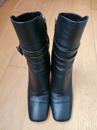 Stivaletti Sergio Rossi in pelle con fibbia e tacco quadrato