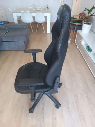 Silla Gaming INTEY Negra Poco Uso