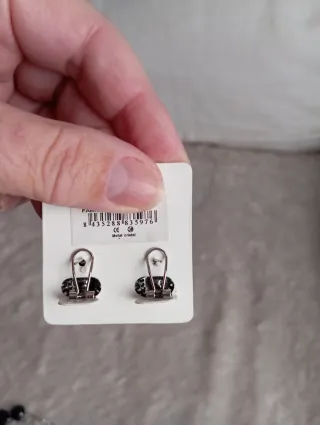 Pendientes plateados con cristales azules