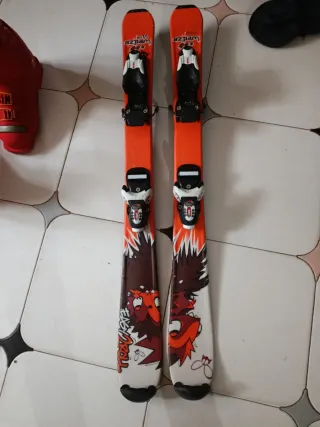 Esquís infantiles naranja con funda