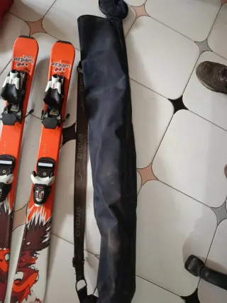 Esquís infantiles naranja con funda