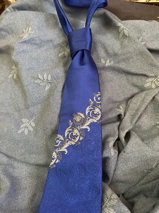 Corbata Versace azul con detalles dorados