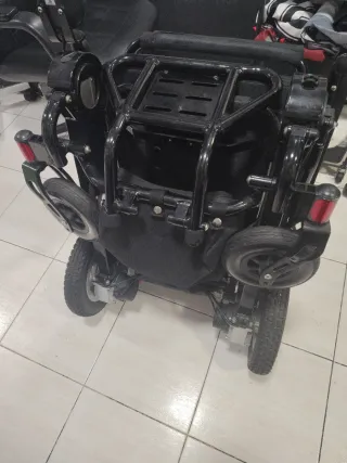 Silla de ruedas Eléctrica Plegable Semi Nueva .