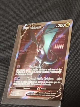 Carta Pokémon Noivern V EVS 196/201