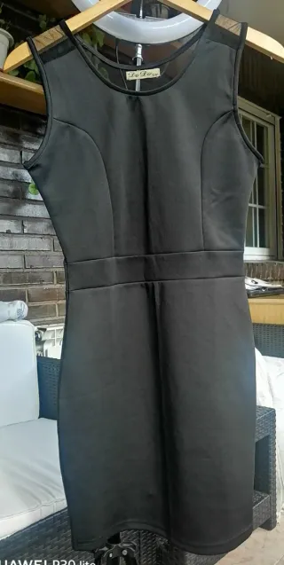 Vestido negro ajustado