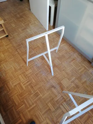 2 caballetes de IKEA Lerberg blancos