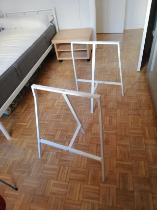 2 caballetes de IKEA Lerberg blancos