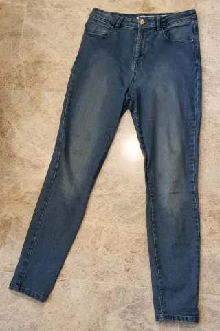 Pantalón vaquero Stradivarius mujer talla 38