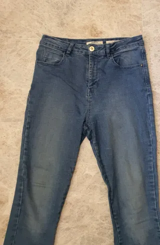 Pantalón vaquero Stradivarius mujer talla 38