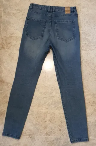 Pantalón vaquero Stradivarius mujer talla 38