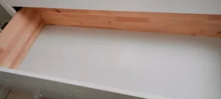 Cómoda de madera blanca grande