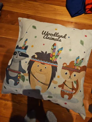 4 cojines con fundas infantiles de 50x50cm