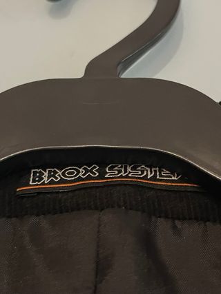 Abrigo de pana negro