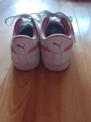 Zapatillas Puma Blancas y Rosas