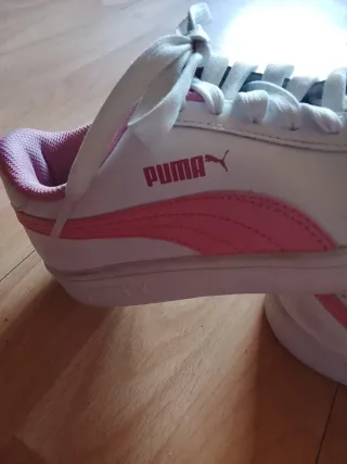 Zapatillas Puma Blancas y Rosas