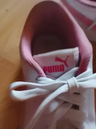 Zapatillas Puma Blancas y Rosas