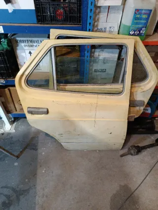 Puerta Trasera Derecha Seat 127