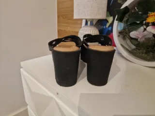 Sandalias Yanis Negras y Marrones