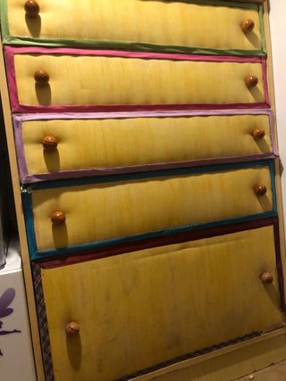 Cómoda cajonera de tela y madera