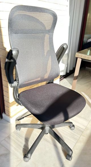 Silla de oficina ajustable en altura