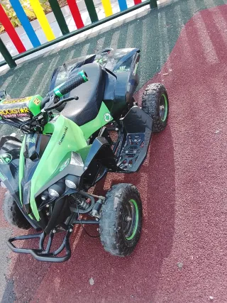 Quad eléctrico infantil para niños de 4 a 8 años