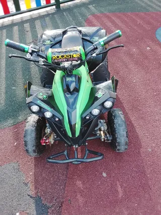 Quad eléctrico infantil para niños de 4 a 8 años