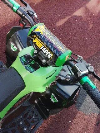 Quad eléctrico infantil para niños de 4 a 8 años