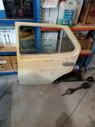 Puerta trasera izquierda