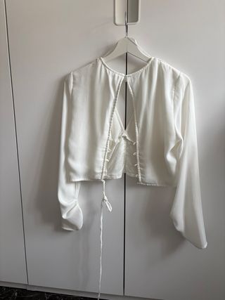 Blusa Stradivarius blanca manga larga