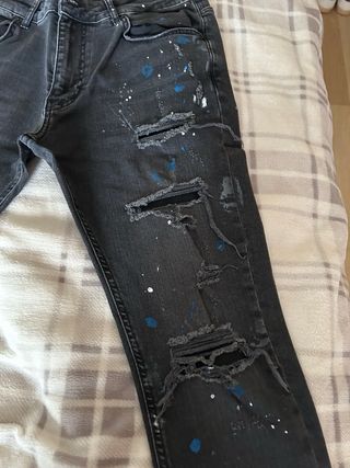 Pantalón vaquero Bershka negro roto