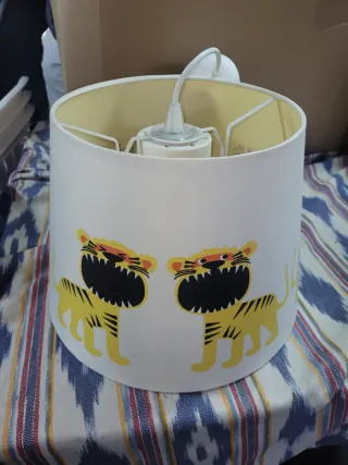 Lámpara infantil tela leones