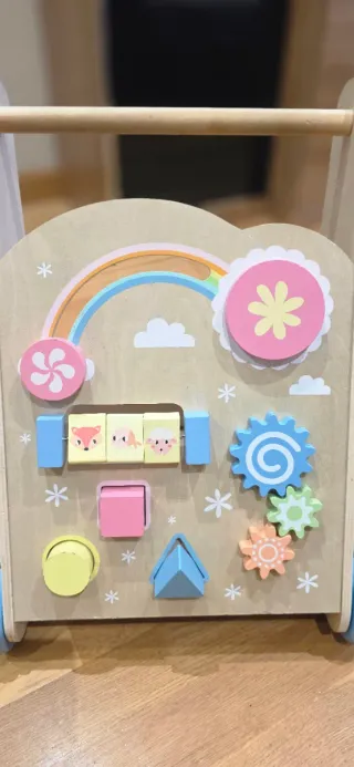 Andador de madera para bebés